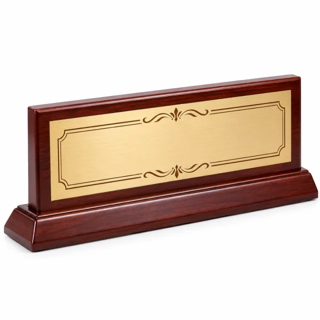 Biển chức danh để bàn gỗ khắc tên (ảnh minh hoạ tạm)